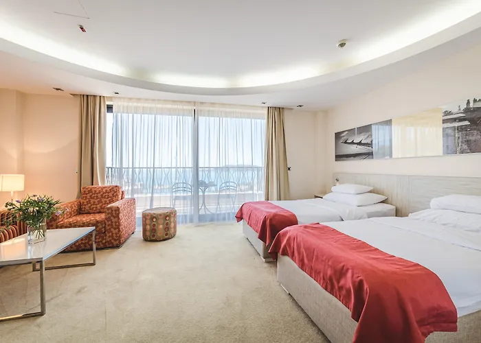 Sveti Stefan hotels near Kamenovo beach