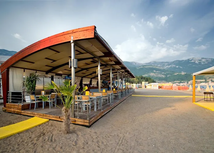 Casino Hotels in Budva near Statua Ballerina